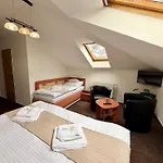 Zlatý Kříž Hotel