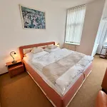Hotel Zlatý Kříž