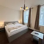Hotel Zlatý Kříž 3*