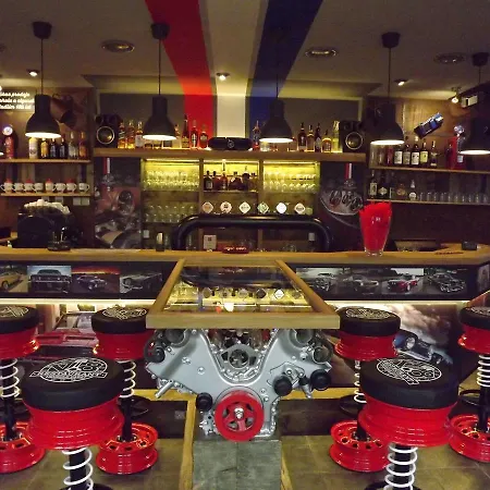 Hotel Zlatý Kříž