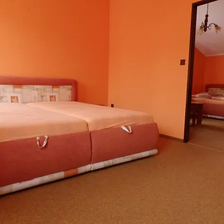Hotel Zlatý Kříž 3*